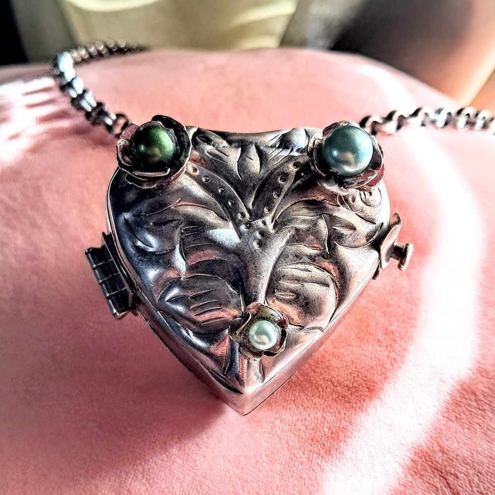 Vintage Victorian Revival Heart Locket Box Repoussé Pendant Necklace - Picture 1 of 10